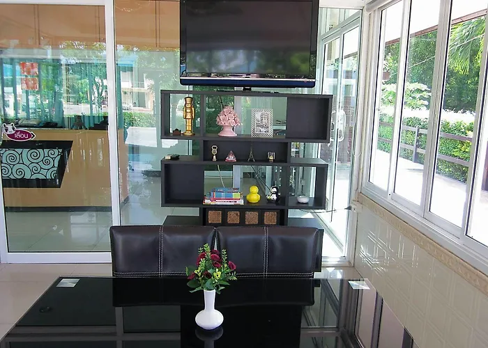 โรงแรมฟ้าพราวฝน Fah Proud Fon Hotel