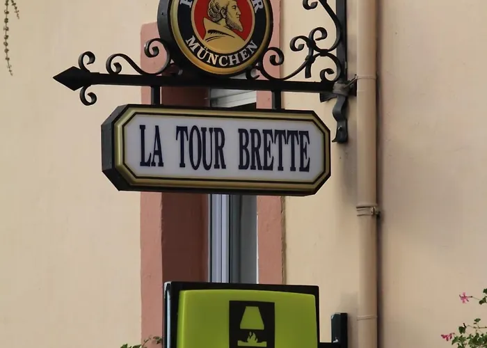 Logis Hotel Et Restaurant La Tour Brette