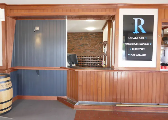 Rosevears Riverview Hotel