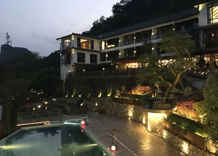 Yangshuo Li River Resort