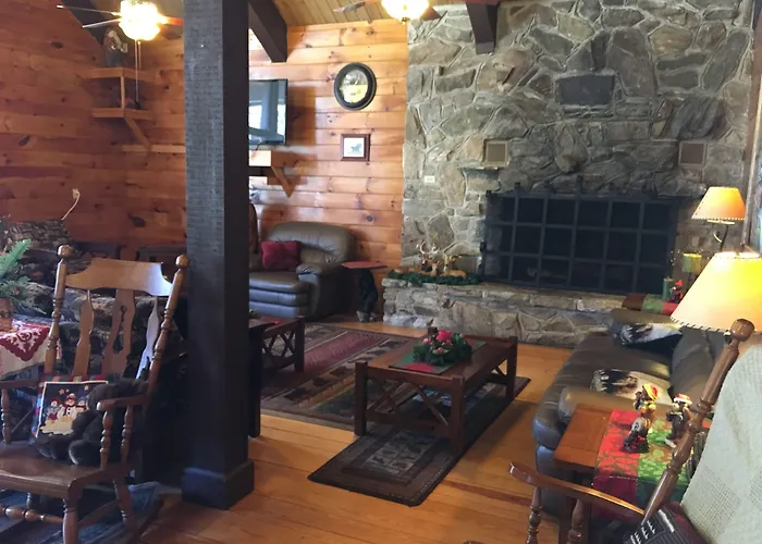 Smoky Falls Lodge