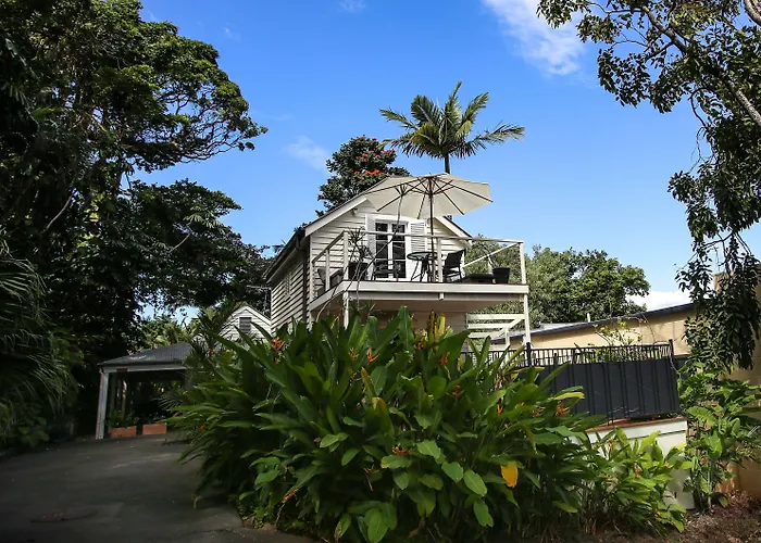 Port Douglas Cottage & Lodge