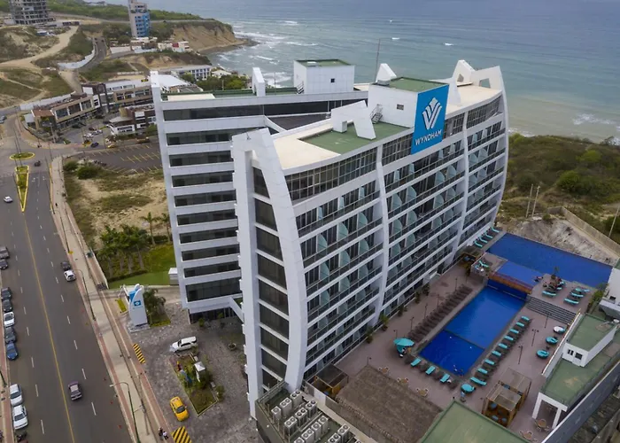Wyndham Manta Sail Plaza Hotel And Convention Center