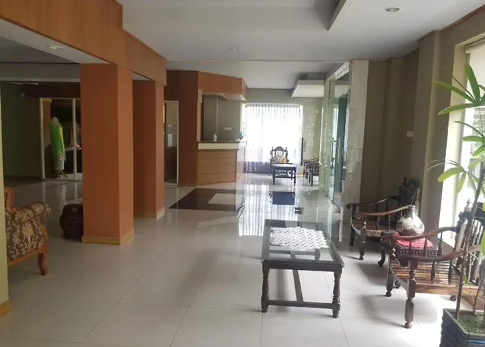 Hotel O Subur