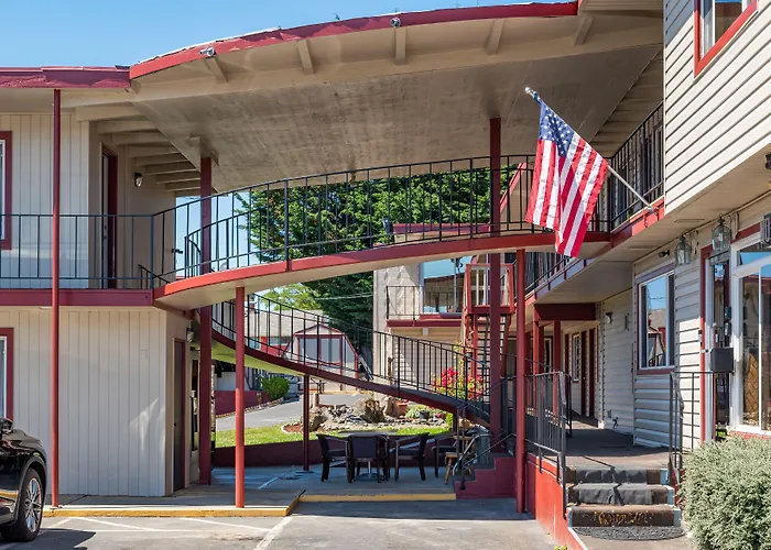 Riviera Inn