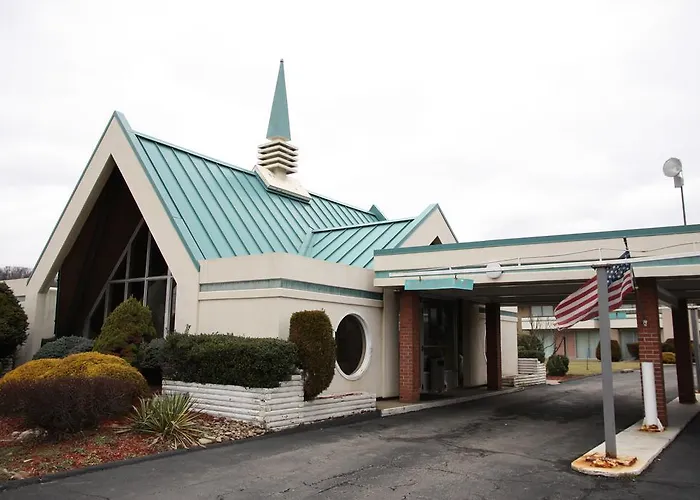 New Stanton Garden Inn