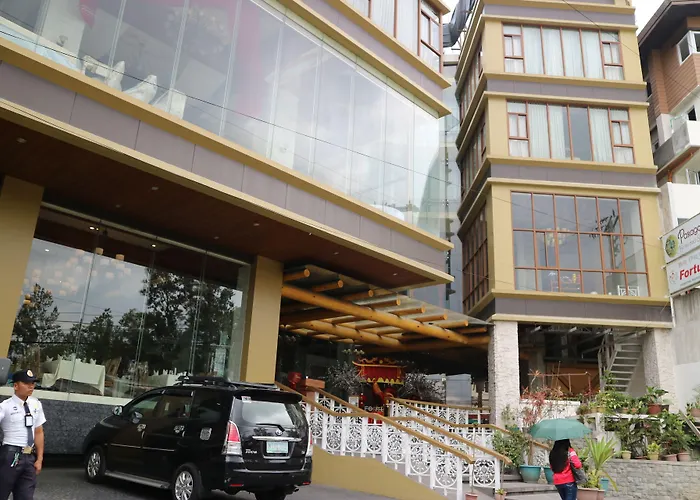 Paragon Hotel&Suites