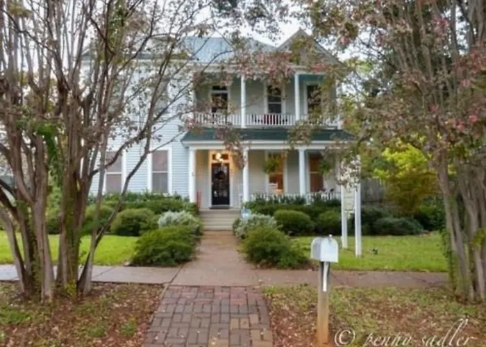 Fig Tree Manor