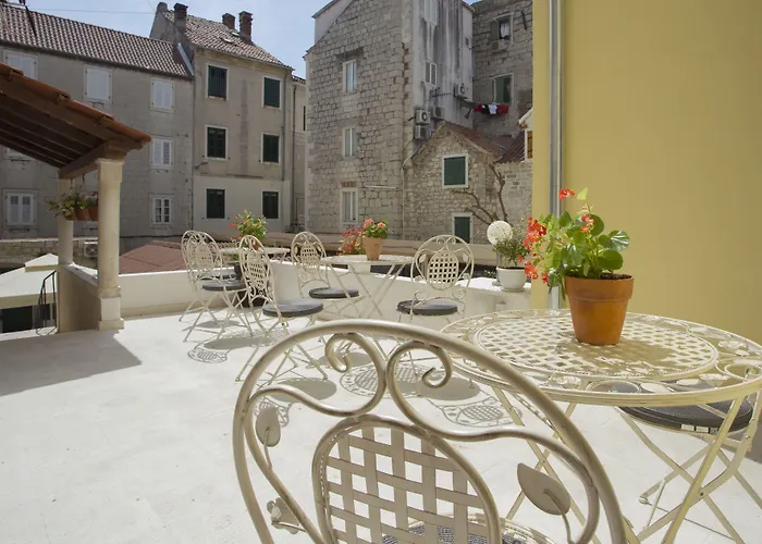 Aspalathos Residence