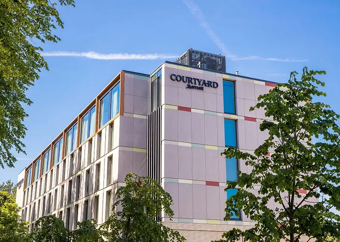 Courtyard By Marriott Edinburgh West Hotel