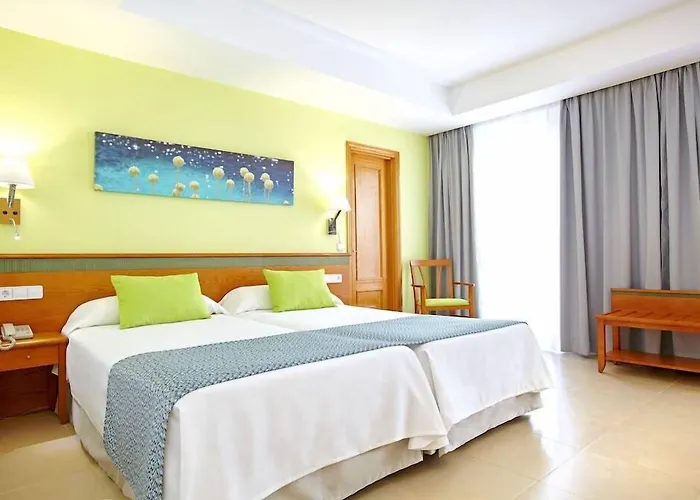 Universal Hotel Laguna