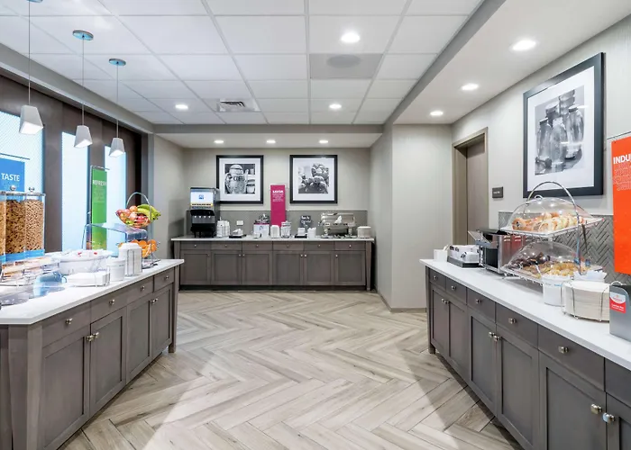 Hampton Inn & Suites Glenarden/Washington Dc