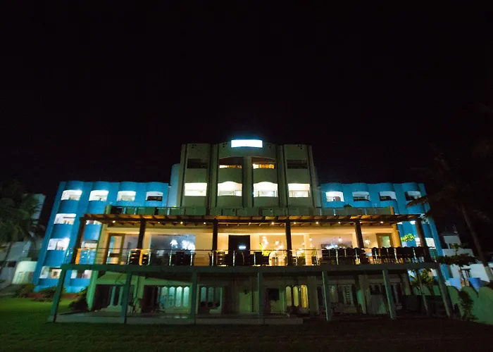 Hotel V-I Sea View: Beachfront Wellness Retreat with Spa