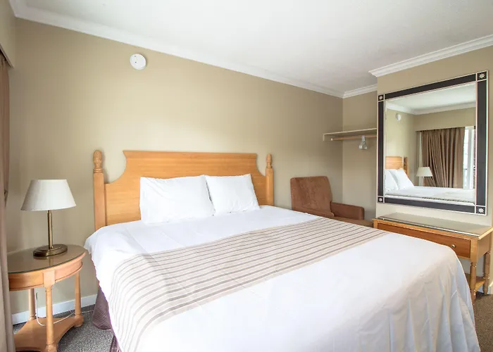 Okanagan Royal Park Inn By Elevate Rooms