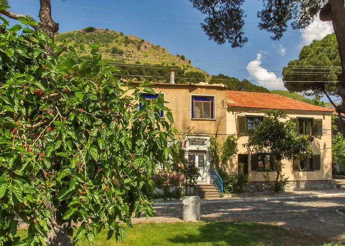Elaia Hotel