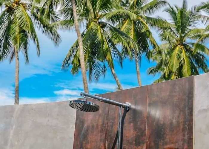Sanjis The Seaside Cabanas