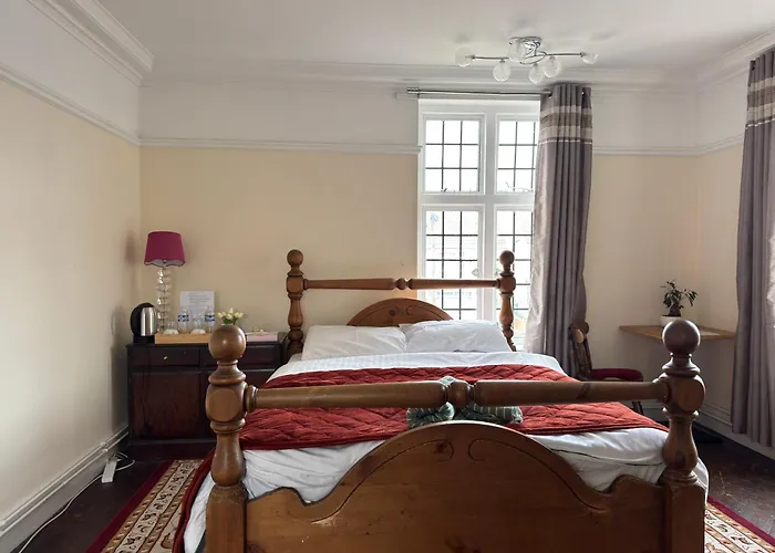 The Eastbrook Pub & Hotel