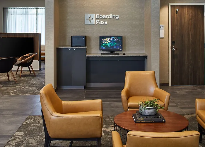 Courtyard By Marriott Minneapolis West