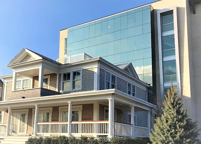 The Preston House And Hotel