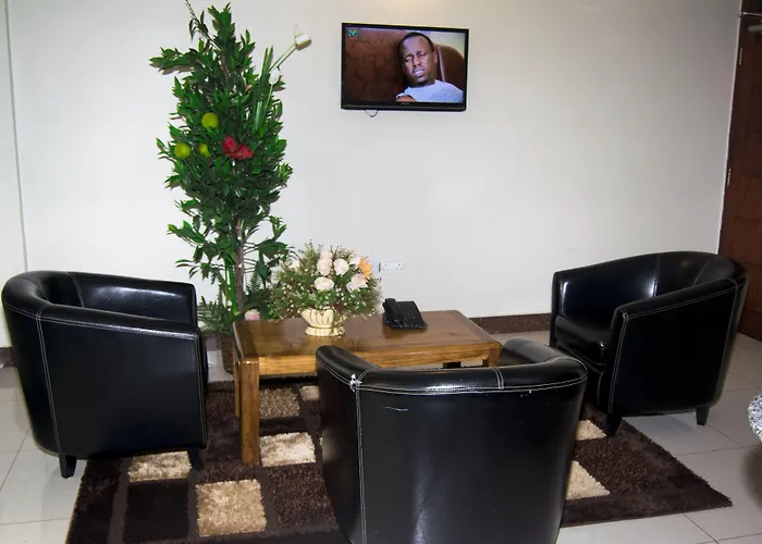 Flomi Hotel
