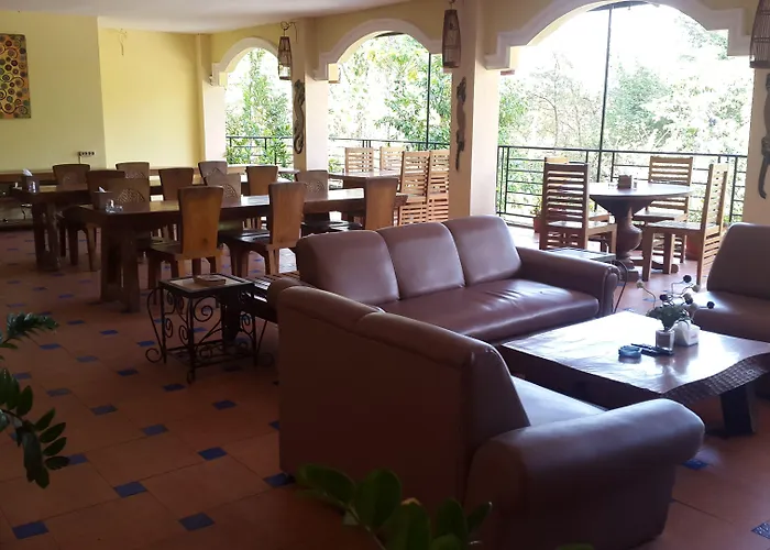 Centro Bajo Hotel & Resto