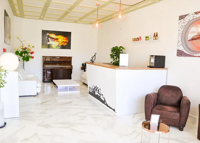 Hotel Les Arbousiers