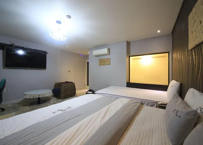 Busan H-Avenue Hotel Seomyeon Station