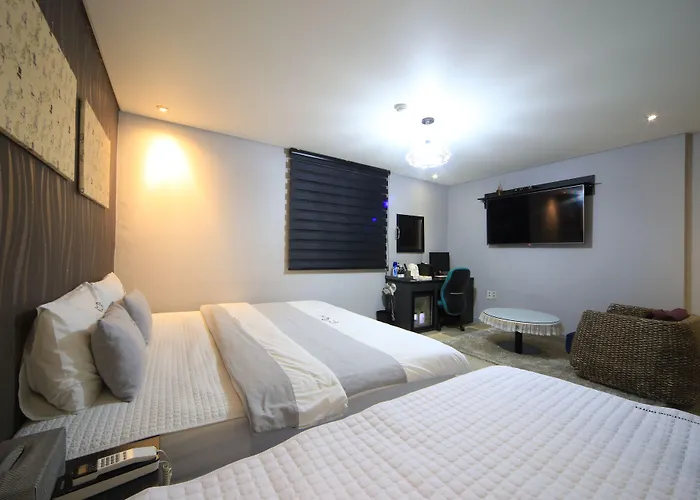 Busan H-Avenue Hotel Seomyeon Station