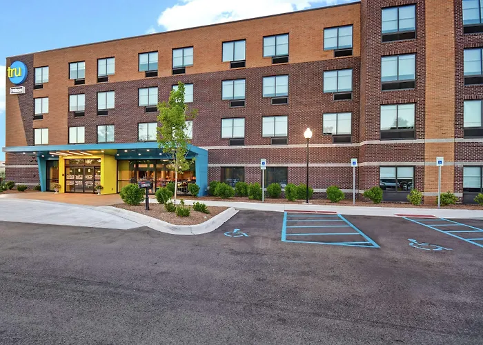 Tru By Hilton Sterling Heights Detroit Hotel