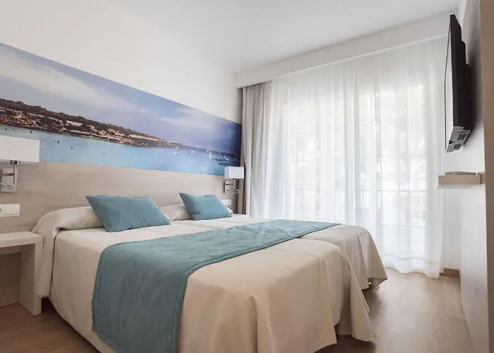 Hostal Es Pi - Emar Hotels