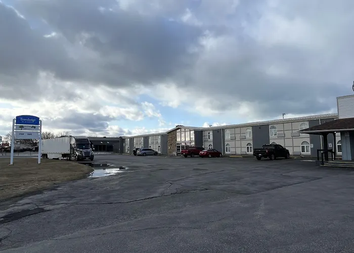 Travelodge By Wyndham Sarnia