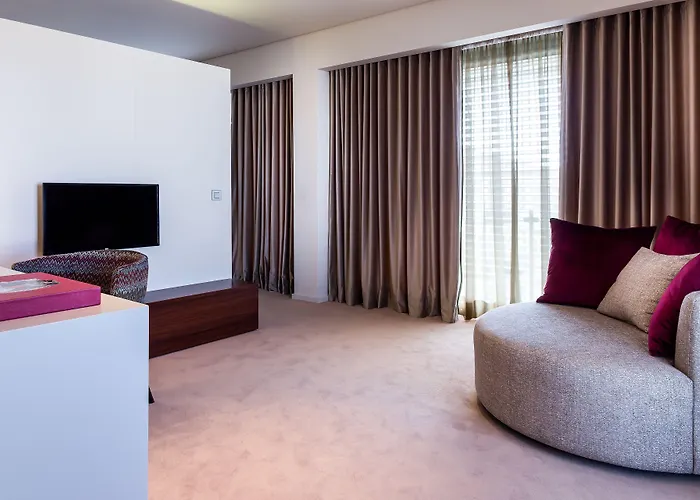 4615 Hotel