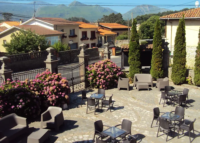 Hotel Y Apartamentos El Camin