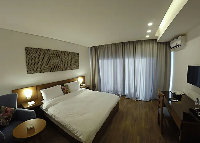 Sierra Palms Resort