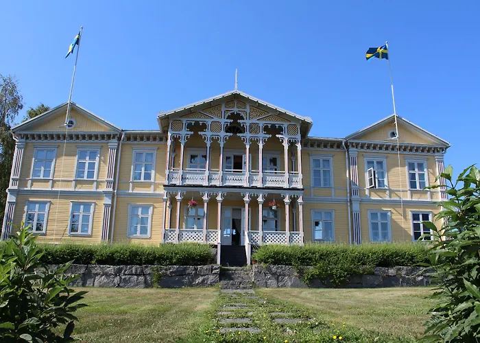 Filipsborg, The Arctic Mansion