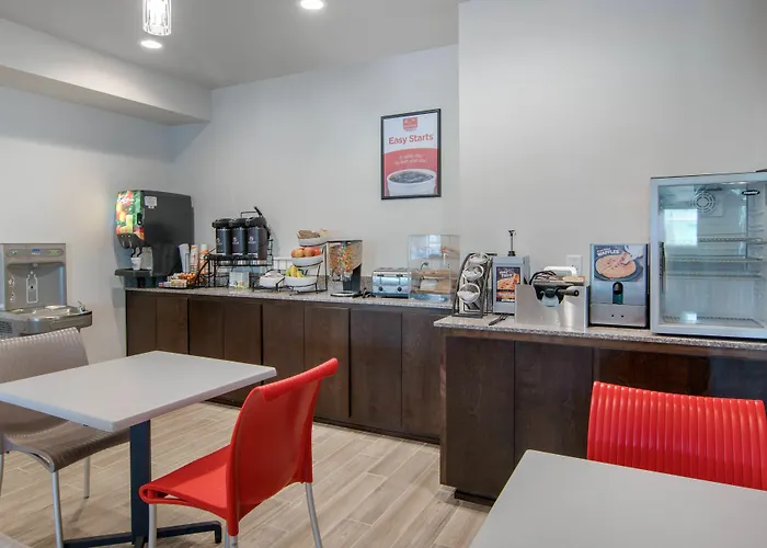Econo Lodge Inn & Suites Springfield Main Street