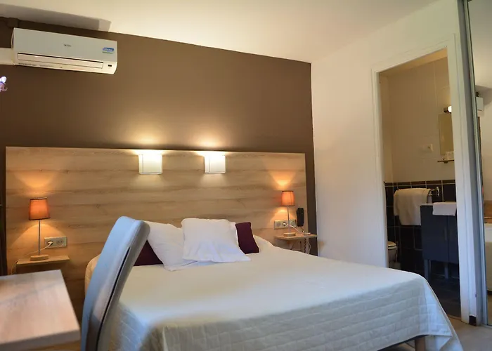 Hotel Le Grillon