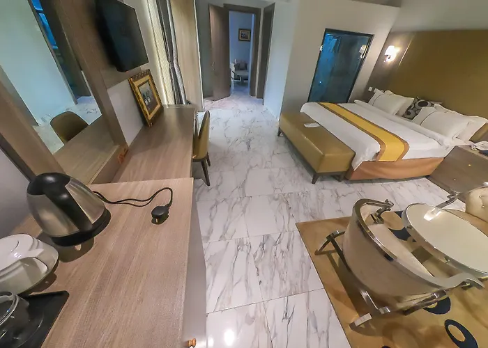 Maxbe Continental Hotel
