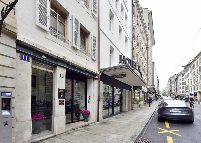 Hotel Rousseau