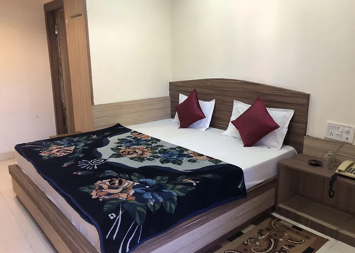 Hotel Satpura Safari
