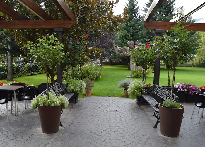 Hotel y Hostal Vall d Aneu
