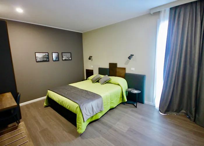 Pove 2.4 Hotel