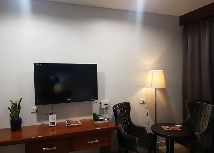 Paddy'S Hotel & Apartments