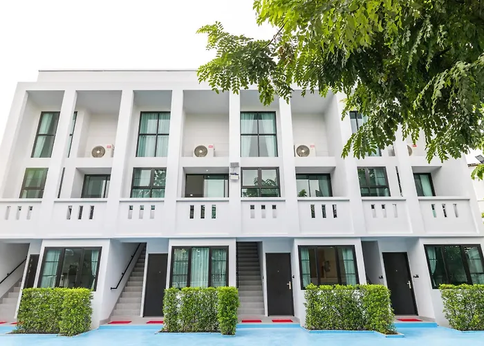 Phuket Leisure Time Hotel