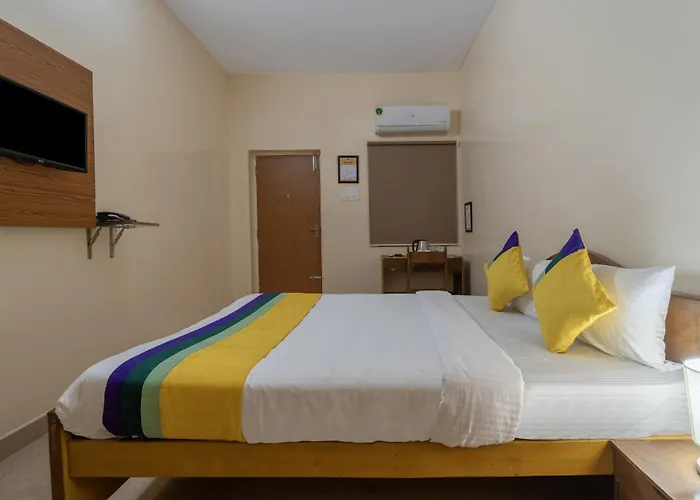 Itsy Hotels Everest Leela Residency