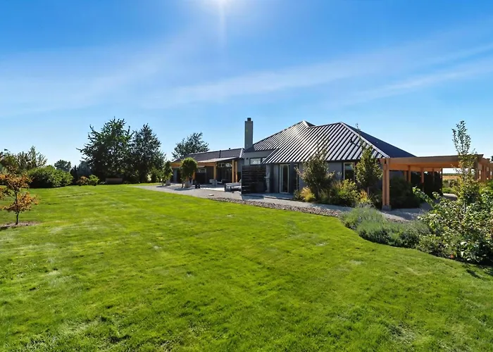 Vineyard Main House -10 Acre Vineyard
