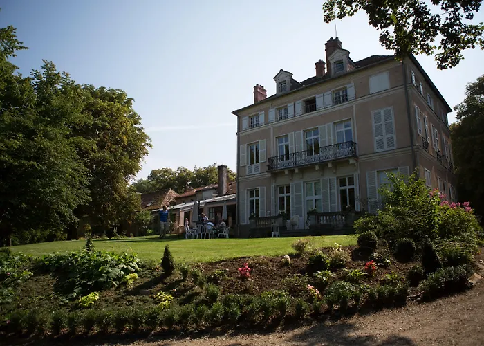 Le Chateau De La Vierge