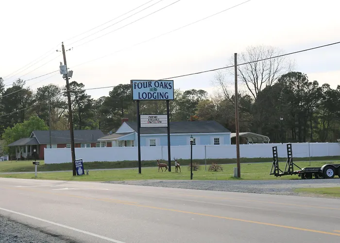 Four Oaks Lodging