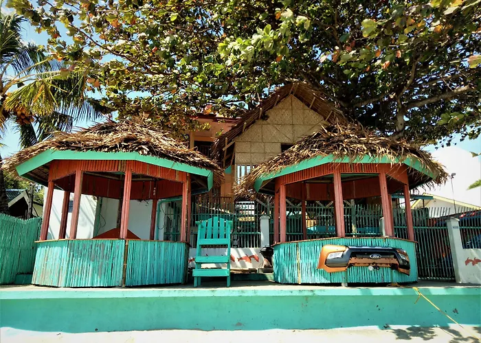 Smallfry'S Beach Resort