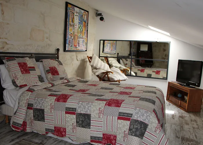 Hostellerie Et La Parenthese Uzes
